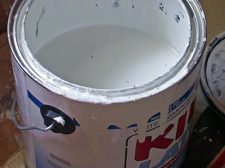 Paint supply
